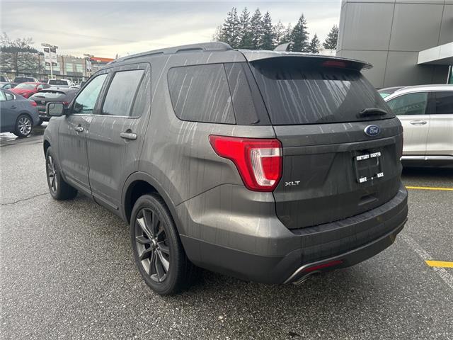 2017 Ford Explorer XLT (Stk: 704779J) in Surrey - Image 3 of 15