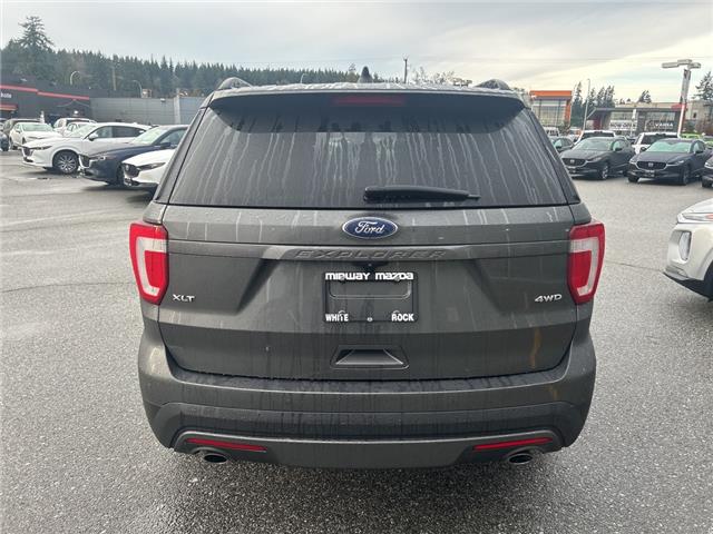 2017 Ford Explorer XLT (Stk: 704779J) in Surrey - Image 4 of 15