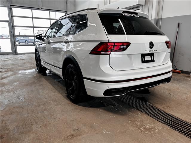 2024 Volkswagen Tiguan Comfortline R-Line Black Edition (Stk: 25169B) in Prince Albert - Image 6 of 12
