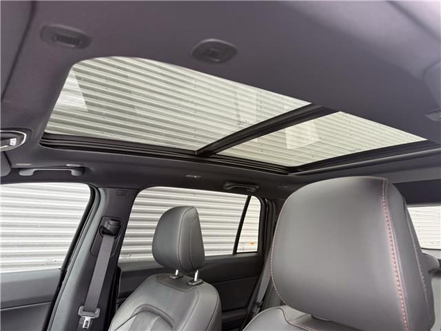 2026 Jeep Cherokee Overland (Stk: 26153) in London - Image 10 of 26