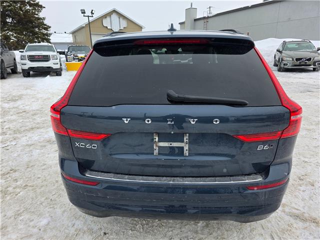 2022 Volvo XC60 B6 Momentum in Kemptville - Image 16 of 17