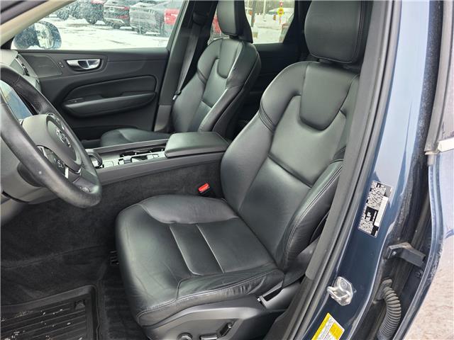 2022 Volvo XC60 B6 Momentum in Kemptville - Image 10 of 17