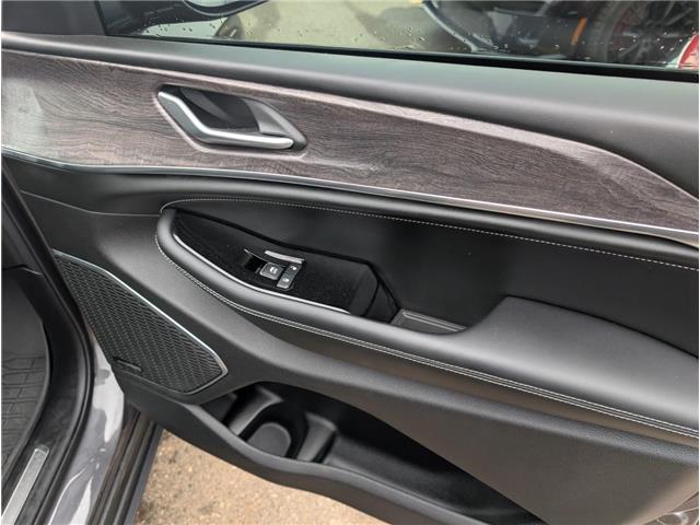 2024 Jeep Grand Cherokee Overland (Stk: 19436) in Calgary - Image 10 of 28