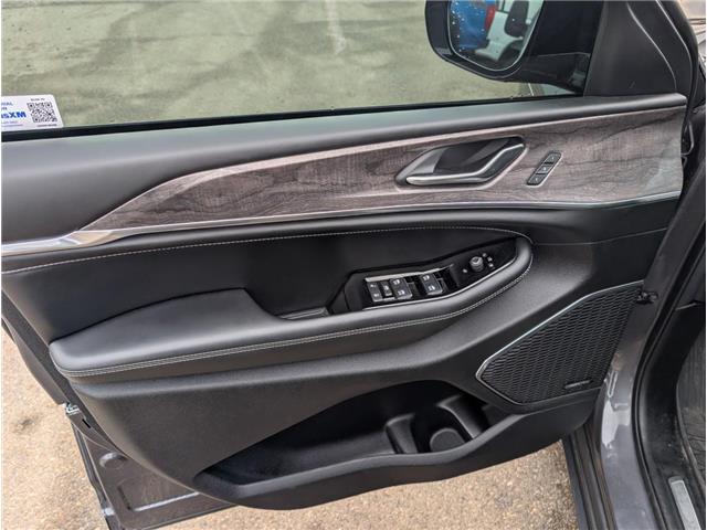 2024 Jeep Grand Cherokee Overland (Stk: 19436) in Calgary - Image 20 of 28