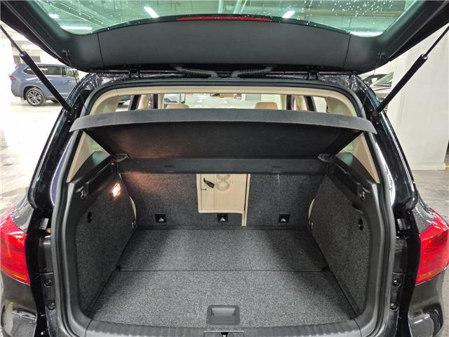 2017 Volkswagen Tiguan Comfortline (Stk: 10U6413) in Markham - Image 31 of 33