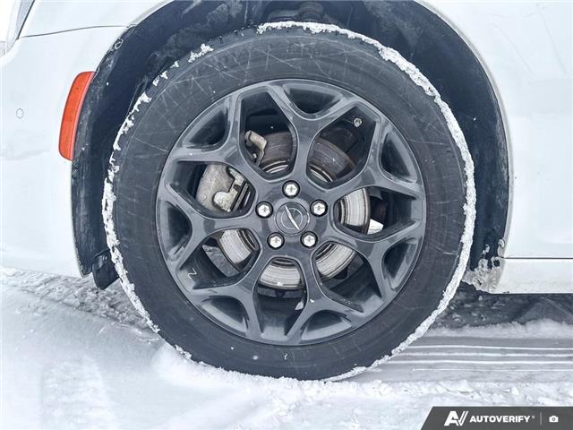 2022 Chrysler 300 S (Stk: 933) in Kitchener - Image 6 of 24