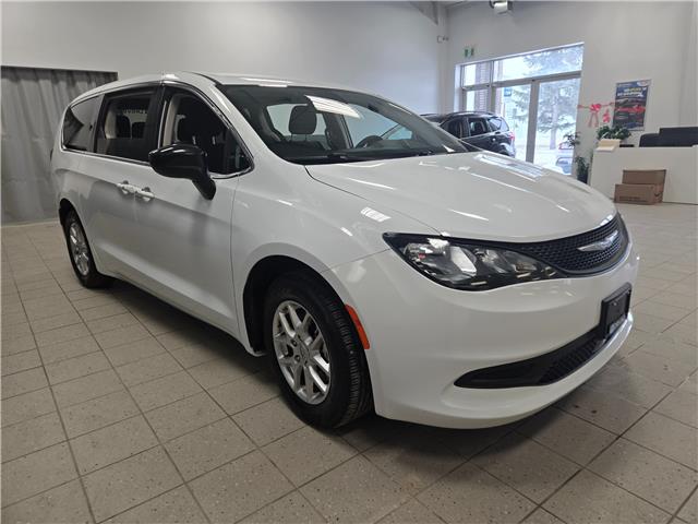 2024 Chrysler Grand Caravan SXT (Stk: 24CG07270) in Winnipeg - Image 3 of 25