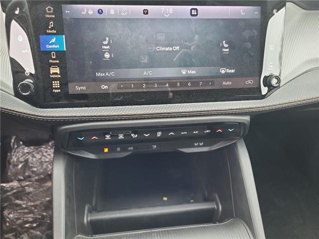 2026 Jeep Cherokee Laredo/Limited (Stk: 260203) in Windsor - Image 16 of 22