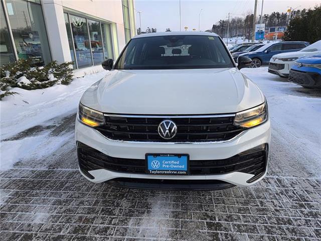 2022 Volkswagen Tiguan Comfortline R-Line Black Edition (Stk: T5408A) in Orleans - Image 4 of 17