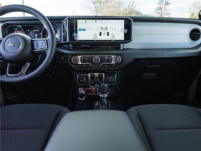 2026 Jeep Wrangler Sport (Stk: T224303) in Surrey - Image 16 of 28