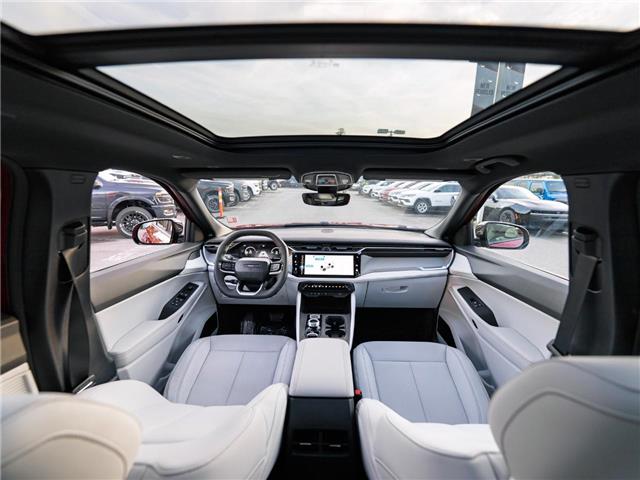 2026 Jeep Cherokee (Stk: T190984) in Surrey - Image 5 of 10 2026 Jeep Cherokee (Stk: T190984) in Surrey - Image 5 of 10