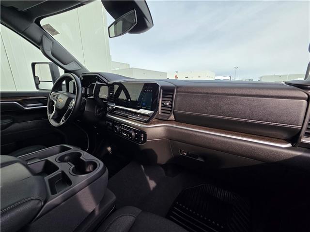 2025 Chevrolet Silverado 2500 LT Crew Cab (Stk: BB1925) in Listowel - Image 11 of 35