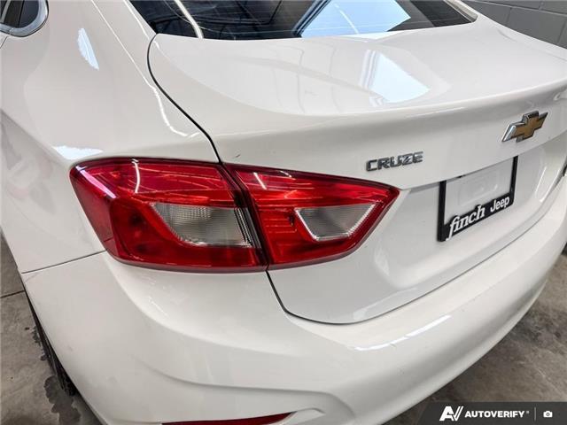 2018 Chevrolet Cruze LT Auto (Stk: 165015) in London - Image 11 of 26