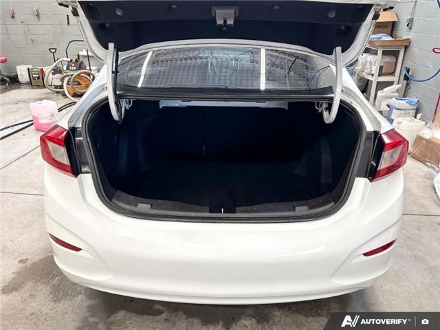 2018 Chevrolet Cruze LT Auto (Stk: 165015) in London - Image 12 of 26