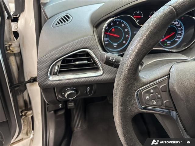 2018 Chevrolet Cruze LT Auto (Stk: 165015) in London - Image 17 of 26