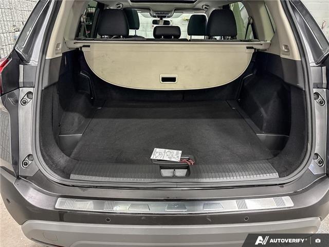 2023 Nissan Rogue SV Moonroof (Stk: 165151) in London - Image 12 of 26