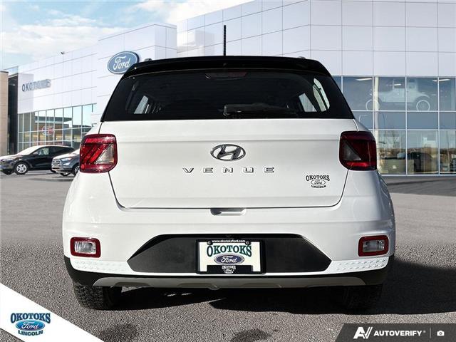 2024 Hyundai Venue Preferred w/Two-Tone (Stk: SK-41A) in Okotoks - Image 4 of 20