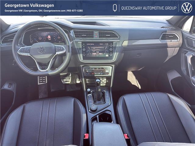 2023 Volkswagen Tiguan Comfortline R-Line Black (Stk: P9003AB) in Georgetown - Image 16 of 23