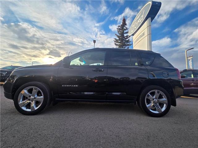 2017 Jeep Compass Sport/North (Stk: 7076) in Calgary - Image 2 of 9