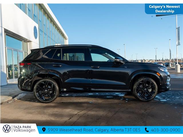 2026 Volkswagen Tiguan Comfortline R-Line Black Edition (Stk: TT-157) in Calgary - Image 4 of 26