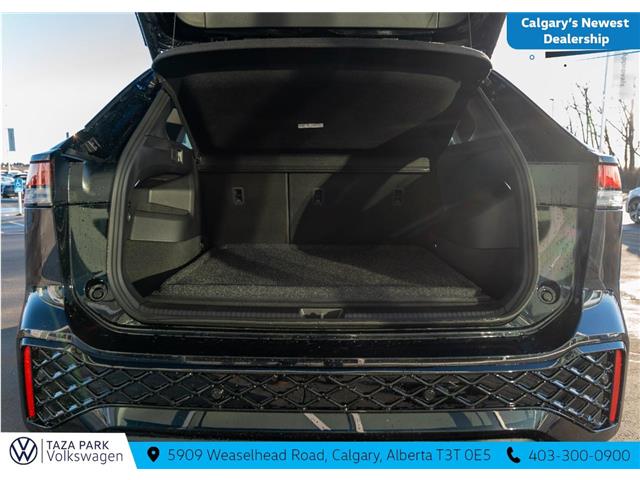 2026 Volkswagen Tiguan Comfortline R-Line Black Edition (Stk: TT-157) in Calgary - Image 9 of 26