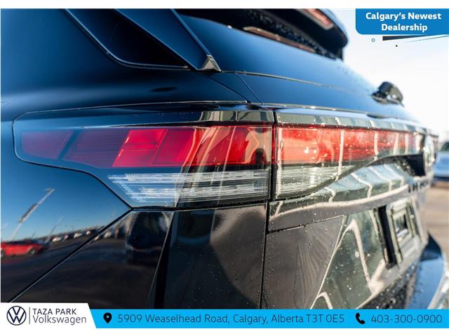 2026 Volkswagen Tiguan Comfortline R-Line Black Edition (Stk: TT-157) in Calgary - Image 10 of 26