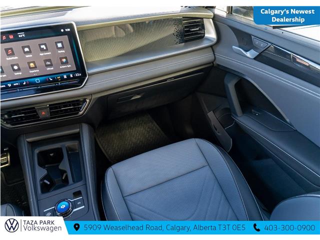 2026 Volkswagen Tiguan Comfortline R-Line Black Edition (Stk: TT-157) in Calgary - Image 23 of 26
