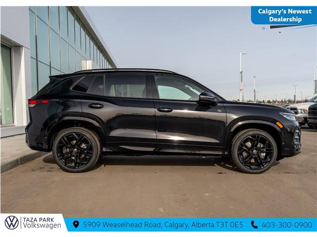 2026 Volkswagen Tiguan Comfortline R-Line Black Edition (Stk: TT-156) in Calgary - Image 4 of 26