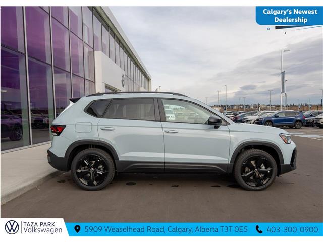 2026 Volkswagen Taos Comfortline Black Edition (Stk: TT-009) in Calgary - Image 4 of 25