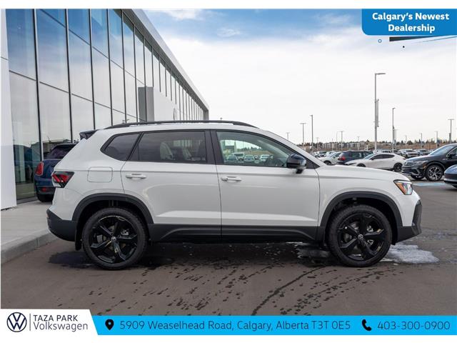2026 Volkswagen Taos Comfortline Black Edition (Stk: TT-054) in Calgary - Image 4 of 24 2026 Volkswagen Taos Comfortline Black Edition (Stk: TT-054) in Calgary - Image 4 of 24