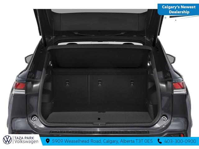 2026 Volkswagen Tiguan Comfortline R-Line Black Edition (Stk: TT-163) in Calgary - Image 8 of 12