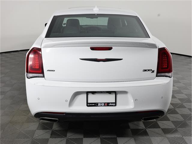 2023 Chrysler 300 S (Stk: B20753) in Calgary - Image 7 of 18