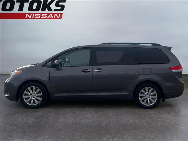 2011 Toyota Sienna Limited 7 Passenger (Stk: 20489) in Okotoks - Image 2 of 15