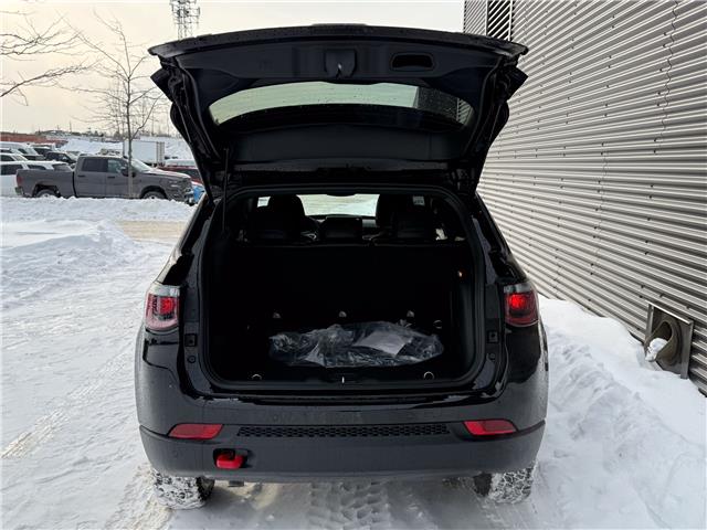 2026 Jeep Compass Trailhawk (Stk: 26157) in London - Image 6 of 25