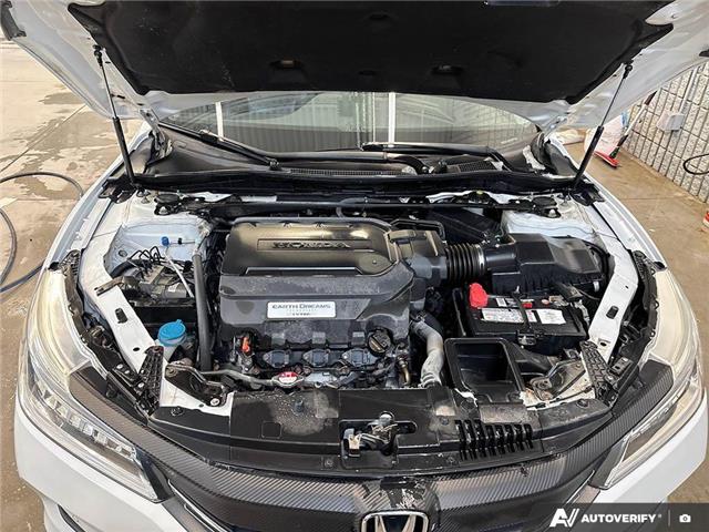 2016 Honda Accord Touring V6 (Stk: 164975) in London - Image 8 of 26