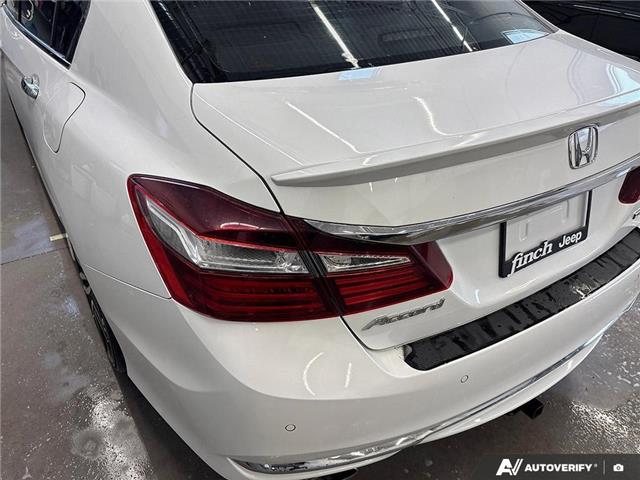 2016 Honda Accord Touring V6 (Stk: 164975) in London - Image 12 of 26