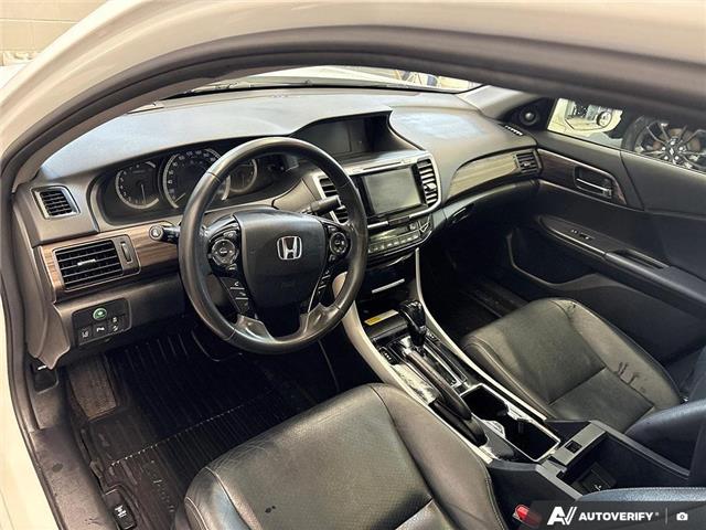 2016 Honda Accord Touring V6 (Stk: 164975) in London - Image 14 of 26