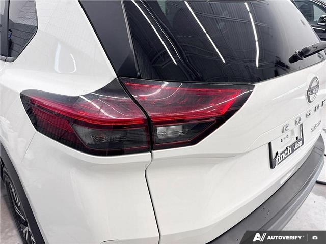 2023 Nissan Rogue SV Moonroof (Stk: 165152) in London - Image 12 of 26