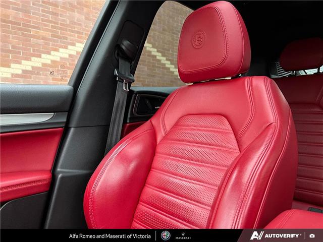 2018 Alfa Romeo Stelvio ti (Stk: 912270) in Victoria - Image 19 of 24