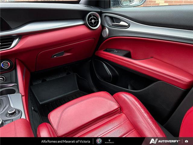 2018 Alfa Romeo Stelvio ti (Stk: 912270) in Victoria - Image 24 of 24