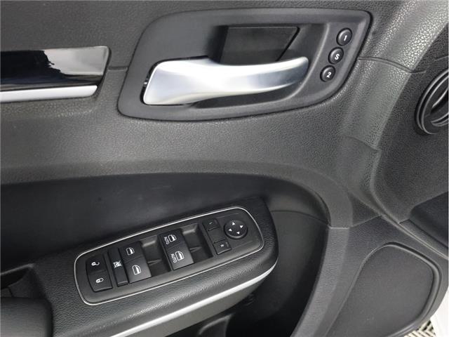 2023 Chrysler 300 S (Stk: B20753) in Calgary - Image 17 of 18