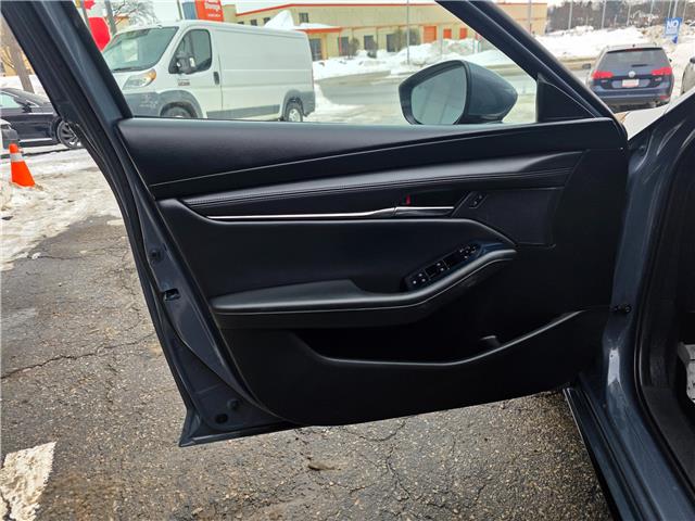 2019 Mazda Mazda3 Sport GS (Stk: 2602032) in Waterloo - Image 11 of 27