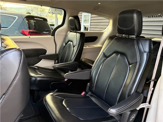 2023 Chrysler Pacifica Touring-L in Sussex - Image 14 of 15