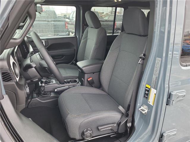 2026 Jeep Wrangler Sport (Stk: 260204) in Windsor - Image 13 of 23