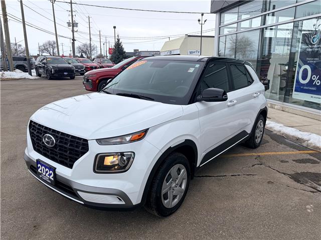 2022 Hyundai Venue Essential w/Two-Tone (Stk: 6B005A) in Chatham - Image 1 of 23