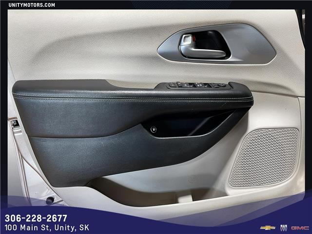 2018 Chrysler Pacifica Hybrid Limited (Stk: P1006) in Unity - Image 9 of 17