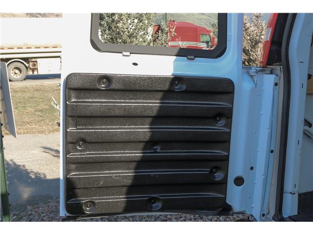 2024 Chevrolet Express 2500 Work Van (Stk: UT2228) in Kamloops - Image 5 of 21