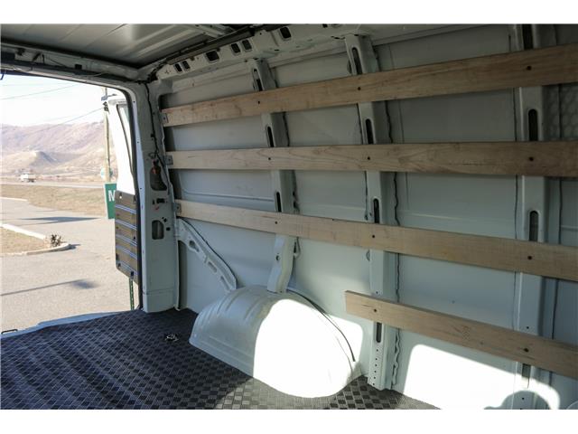 2024 Chevrolet Express 2500 Work Van (Stk: UT2228) in Kamloops - Image 20 of 21