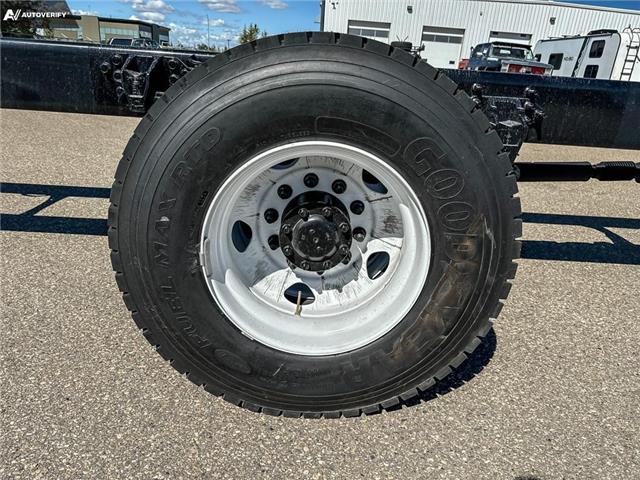 2025 Ford F-750 Diesel Base (Stk: 25F6575) in Red Deer - Image 3 of 14