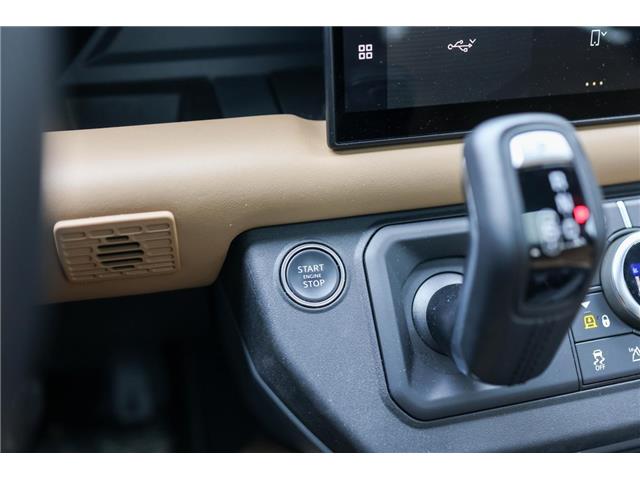 2025 Land Rover Defender P400 X-Dynamic SE (Stk: PL00888) in London - Image 23 of 36